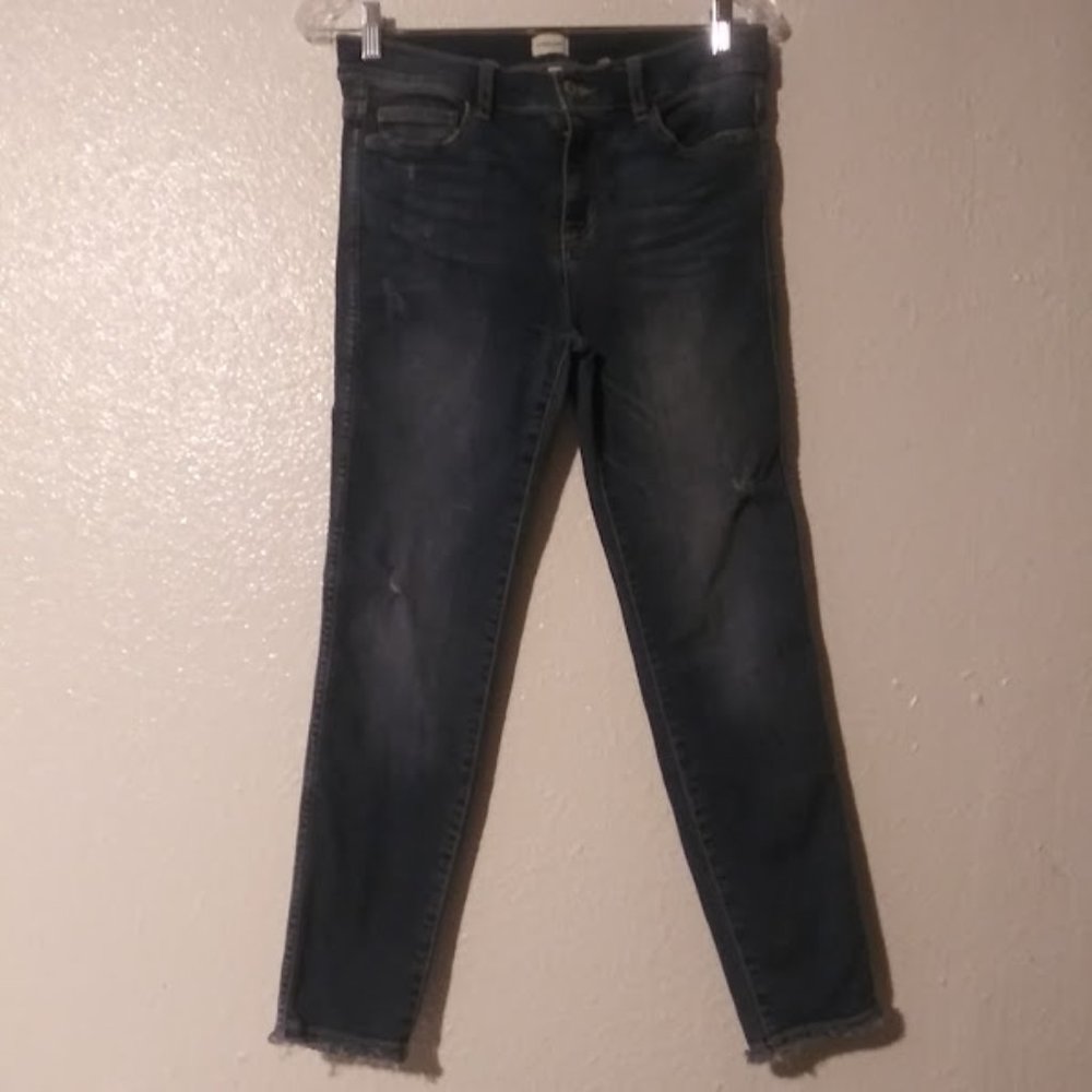 Sneak Peek Juniors size 9/W29 dark wash distressed skinny jeans